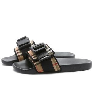 Burberry Cameron Clip Sandal / Slides